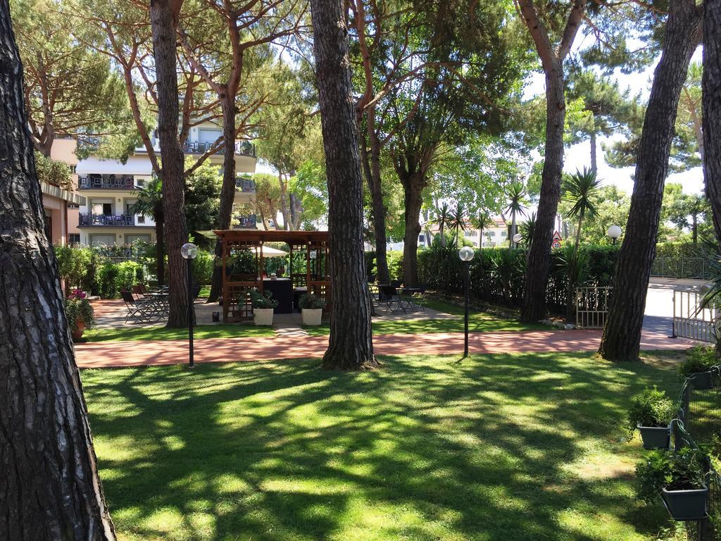 Hotel Storyville Business & Holiday Cinquale Exterior foto